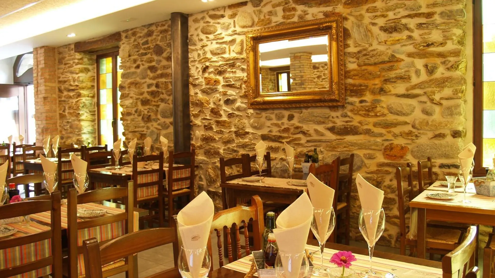 Hotel Vall D'Aneu Esterri D'Aneu 2*,  Spain