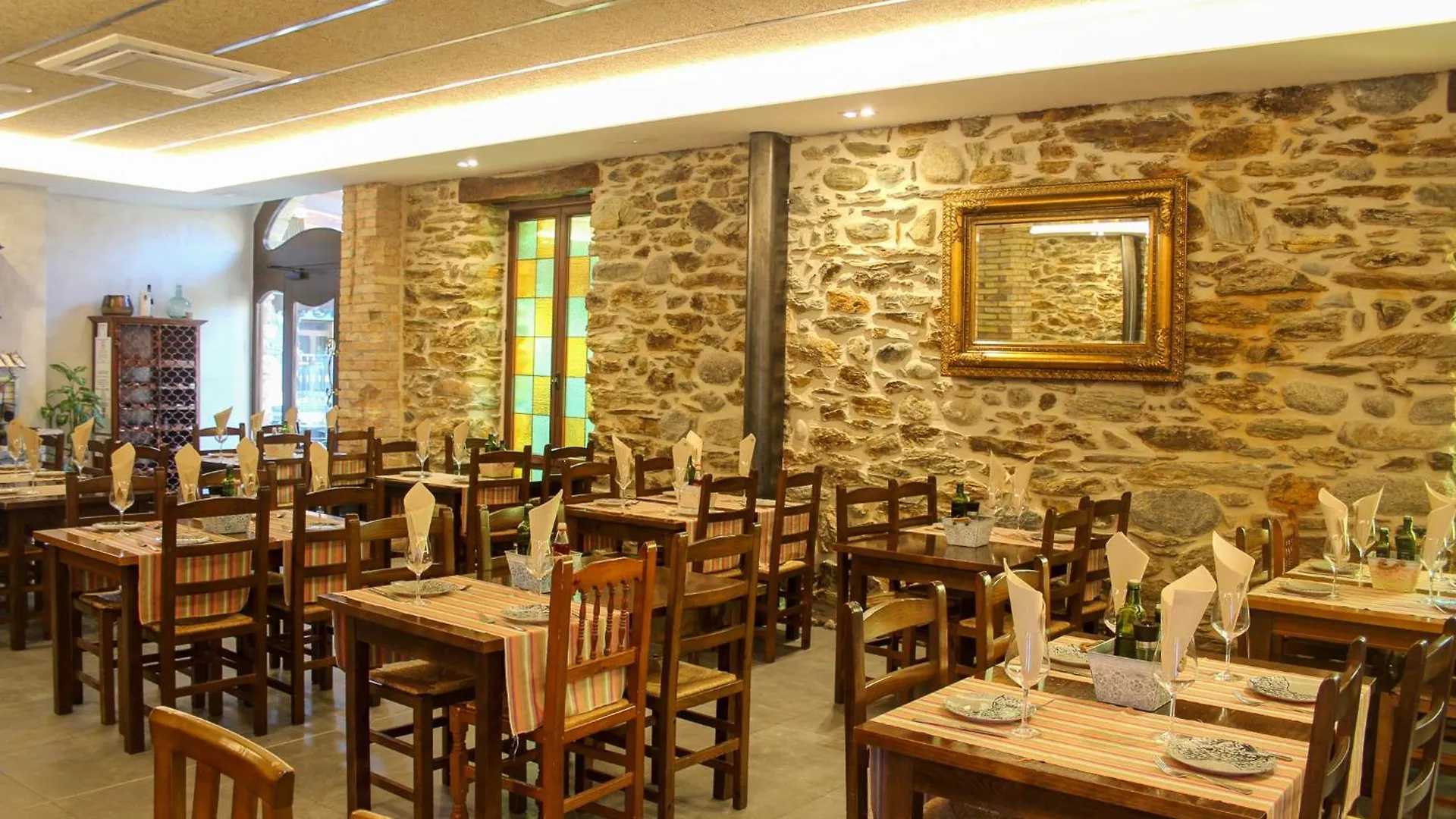 Hotel Vall D'Aneu Esterri D'Aneu 2*,  Spain